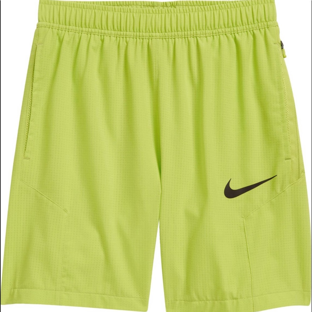 Nike Dry Fit Boys Training Shorts XL